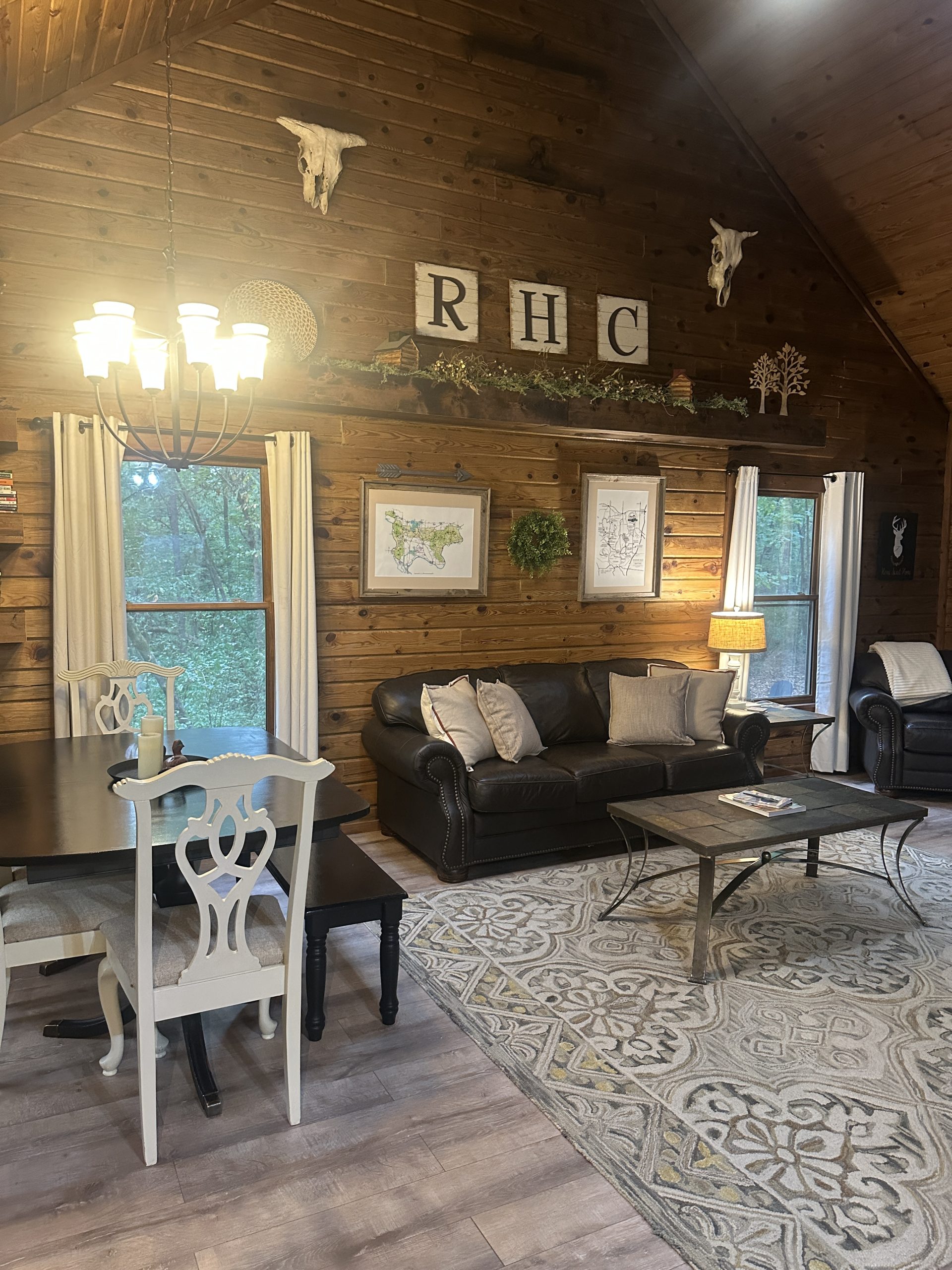 378FE9D4-C7F5-44CF-A865-96EC948110D5 rustic hideaway cabins